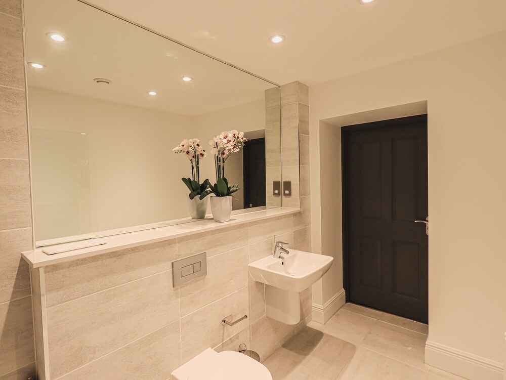 The Mary Maude Suite Stone Cross Mansion