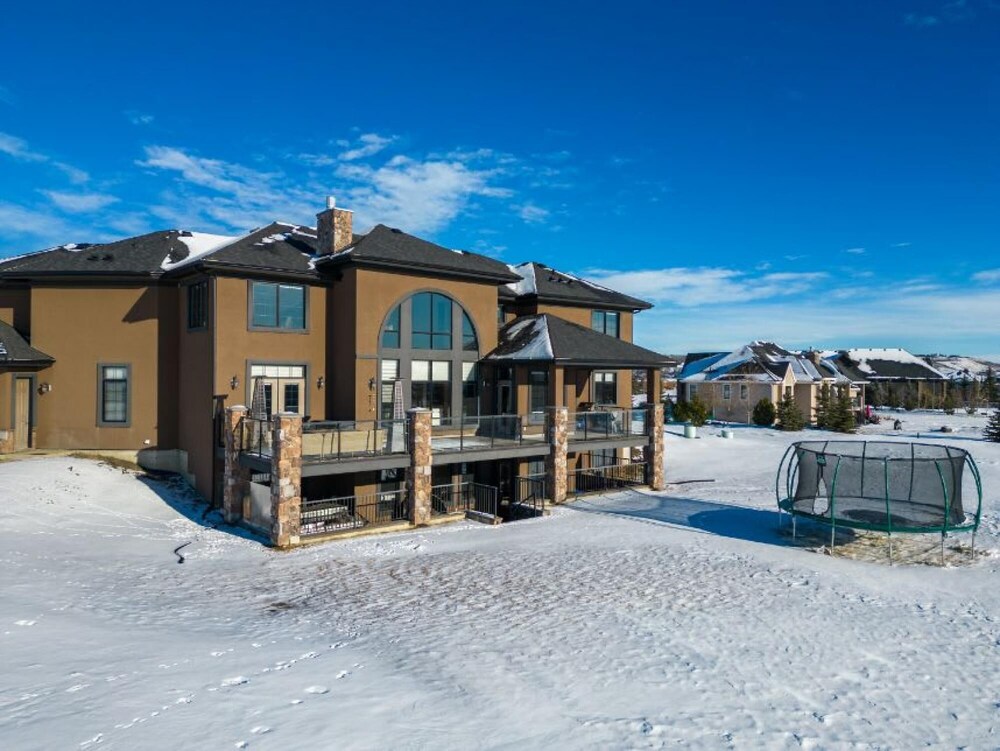 Windhorse Manor No Service Fees Patio BBQ
