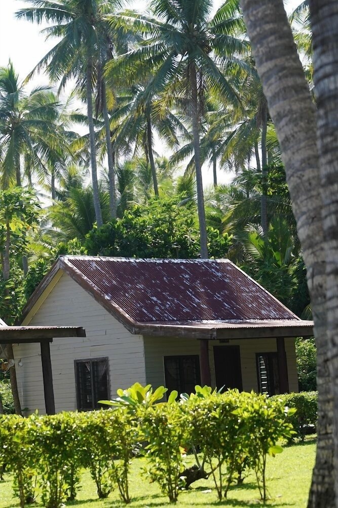 Safe Landing Eco Lodge