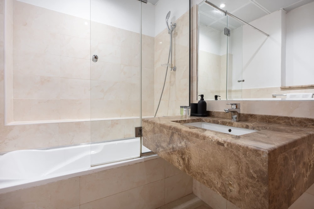 Spacious 1BR Haven for 2 in Al Barsha