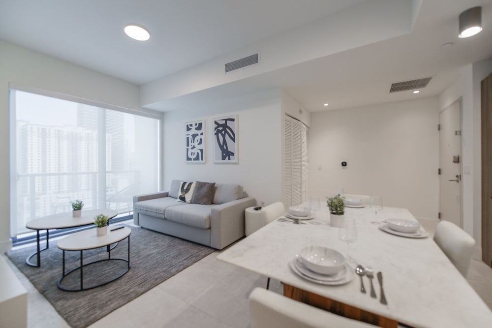 Top Location Stunning Condo in Brickell