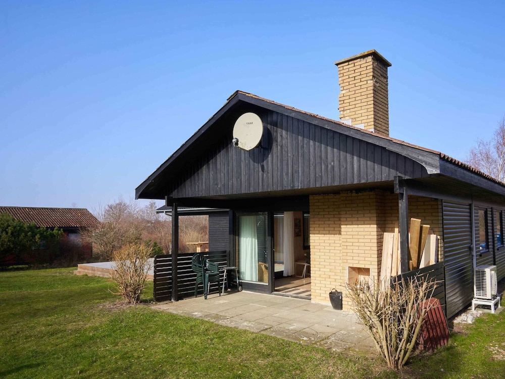 5 Star Holiday Home in Ronne