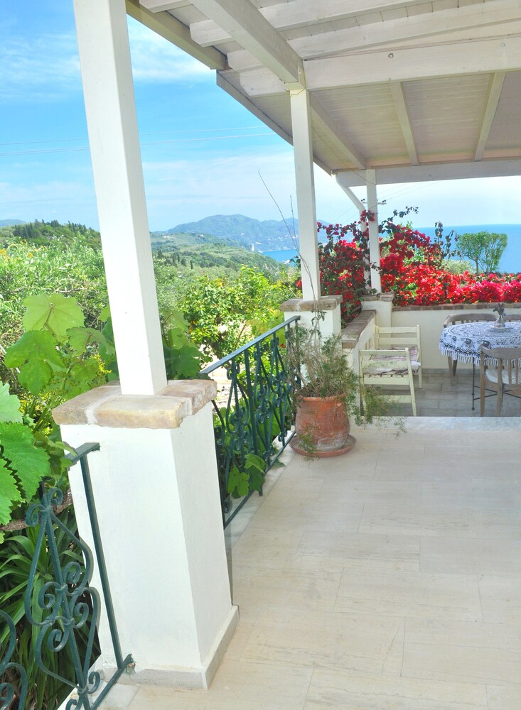 House Lemoni, Apartment A With Terrace and Balcony - Pelekas, Corfu view 5