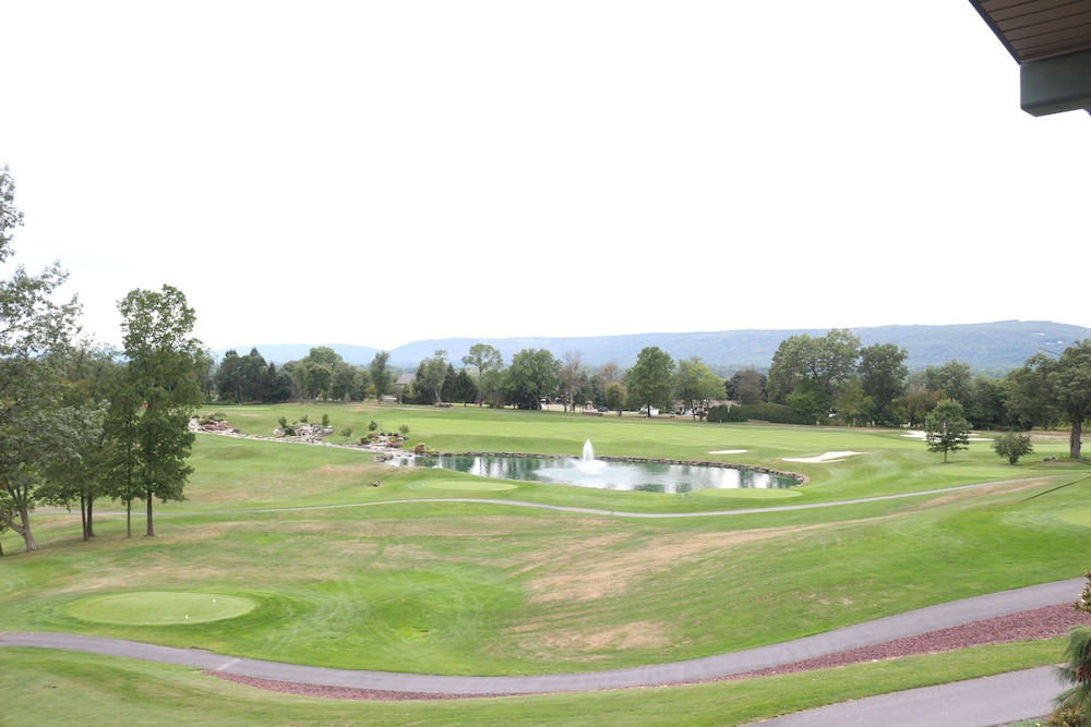 The Lodge at Woodstone Country Club
