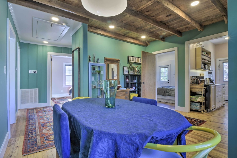 Renovated Carrboro House With Deck & Fire Pit! view 3