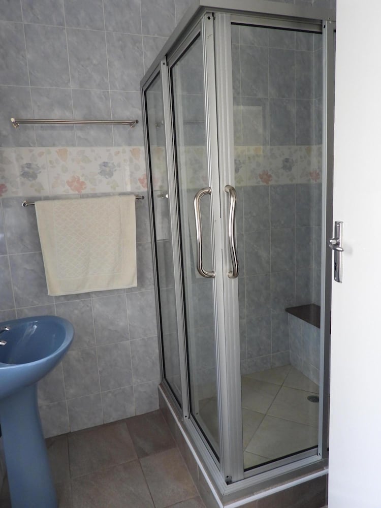 2 Bedroomed Apartment With En-suite and Kitchenette - 2069 view 4