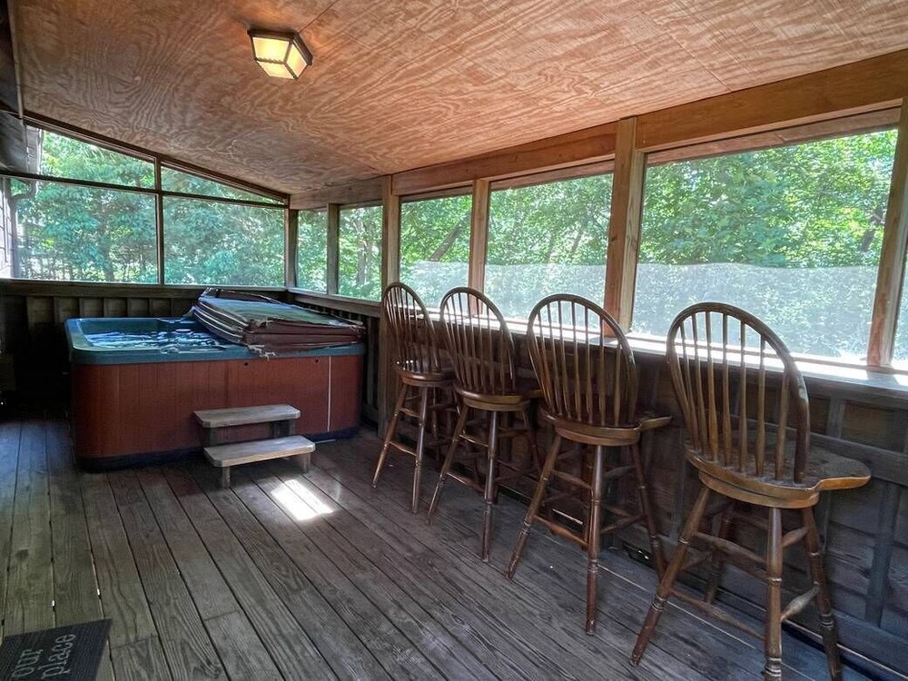 Mountaintop Hideaway view 3