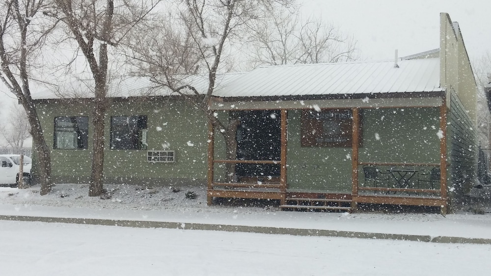 Sagebrush Inn and Suites
