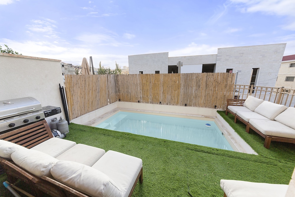 Chateau Gabriel 6 BR Villa w Heated Pool
