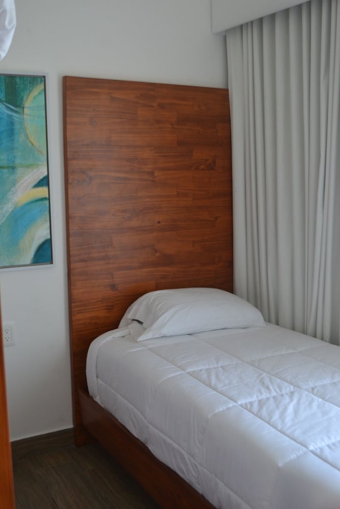 Modern Villa With Jacuzzi Pool View in Monterrico