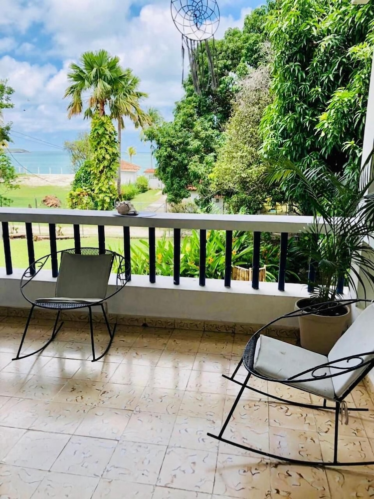 La Perla de Farallon Bed and Breakfast