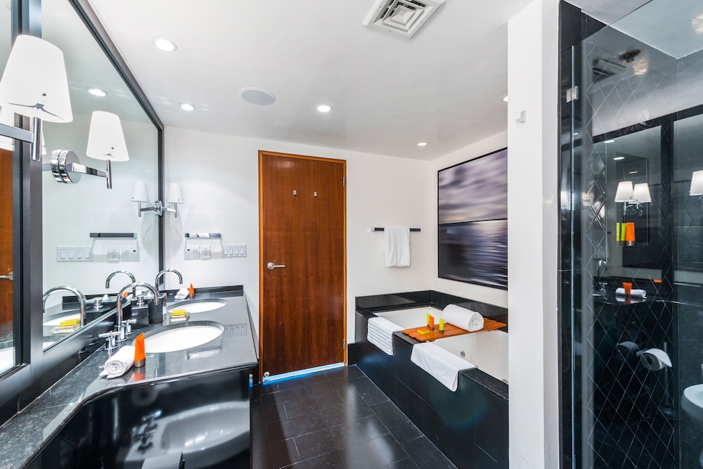 Luxury Vacation Rentals at The Setai by LRMB