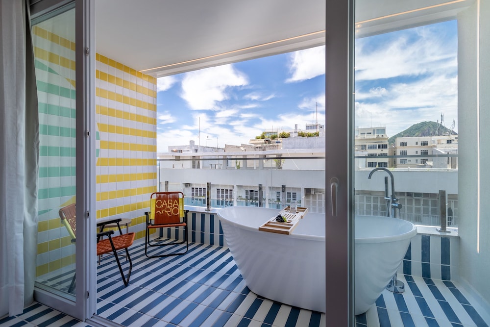 Sea View and Balcony With Bathtub PJ Standardd
