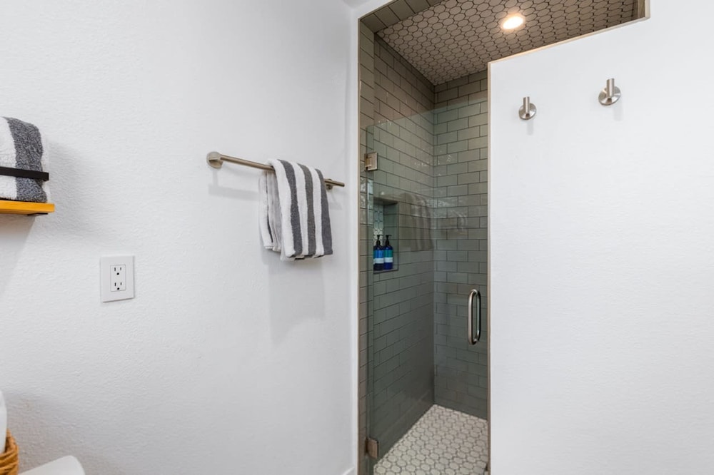 The Yucca Hotel- Entire Boutique Buyout
