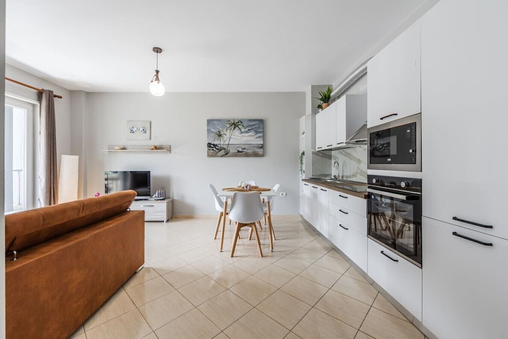 Seaside Stay Apartment