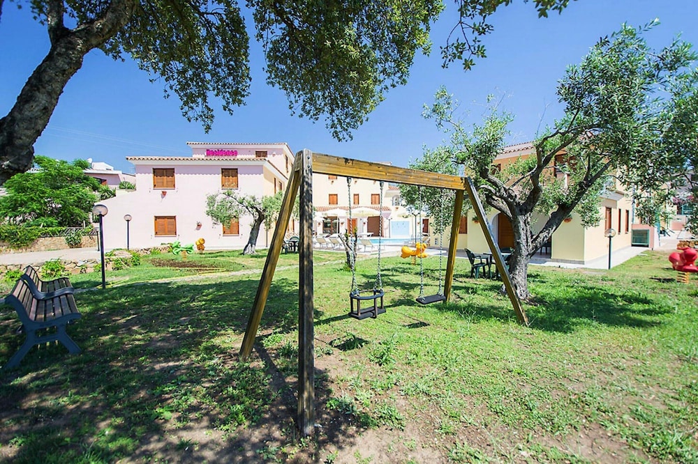 Apartment in Sos Alinos Near Cala Liberotto en Orosei