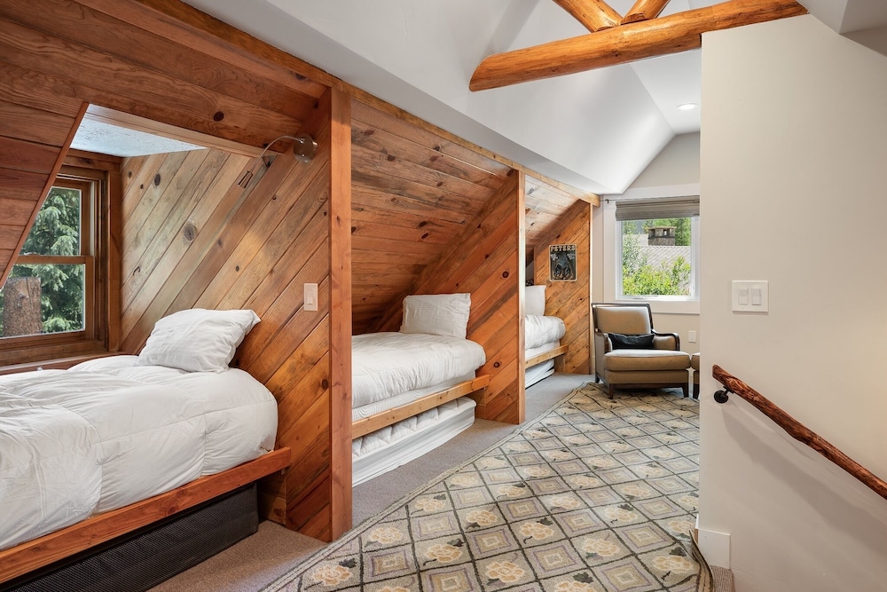 The River House 3 Bedroom Cabin