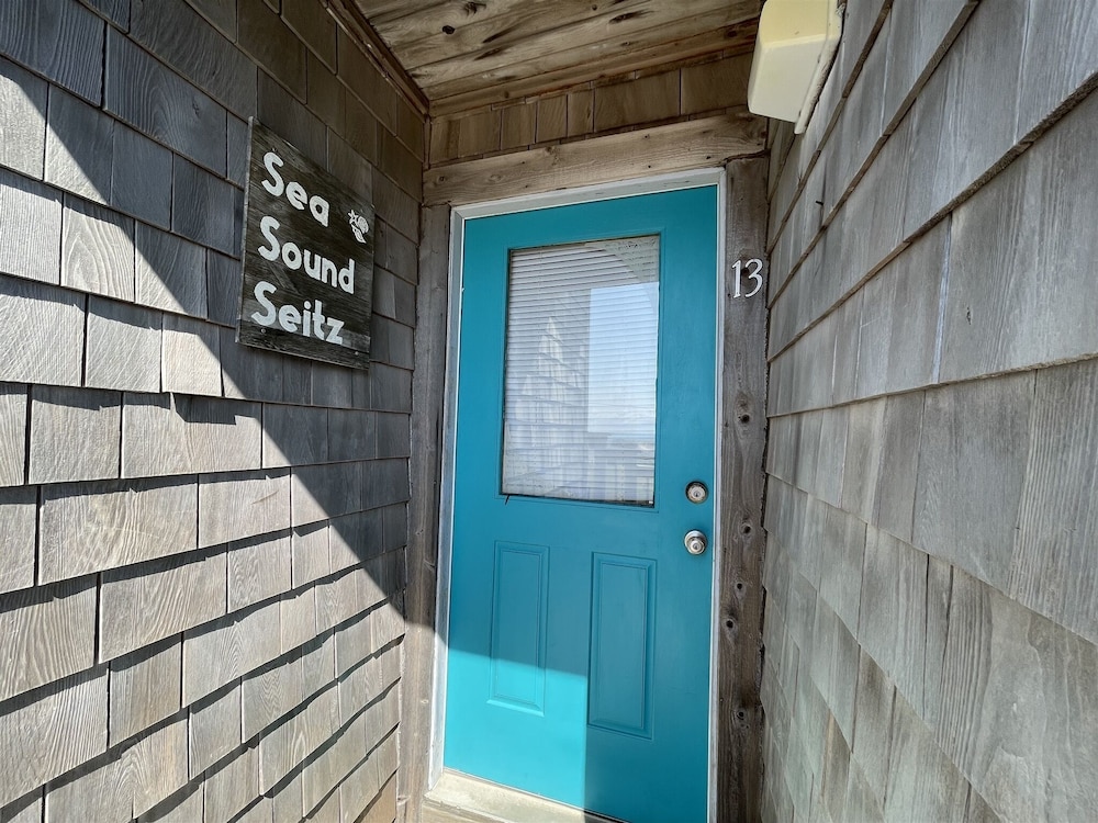 Sw 13 Sea-sound-seitz 2 Bedroom Condo by RedAwning view 2