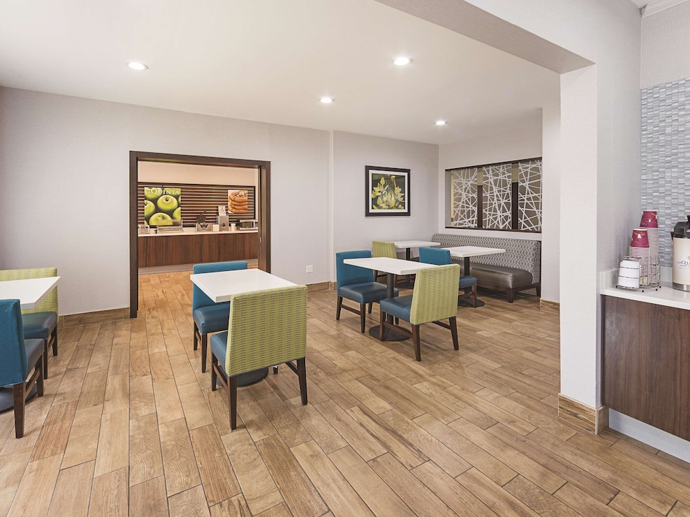 La Quinta Inn Suites by Wyndham Central Point - Medford - Property Image 13