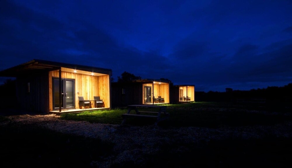 Rustic Cabin Retreat in Bristol Countryside