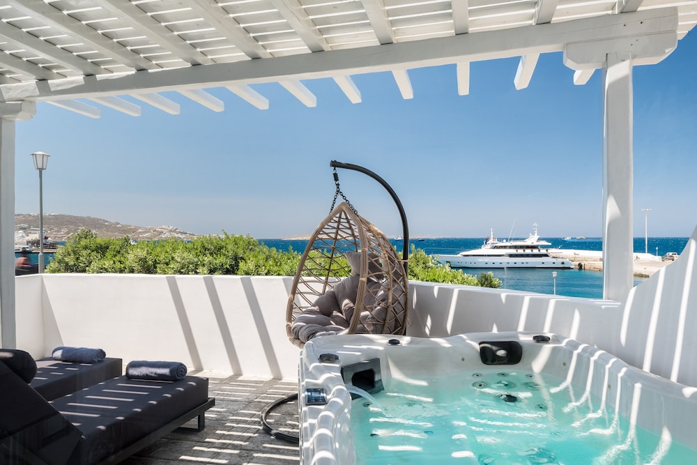 Riva Suites - Adults Only