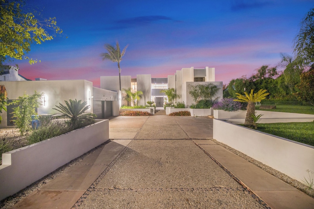 Morning View Malibu - Malibu Masterpiece in the Making w/ Views & Beach Access
