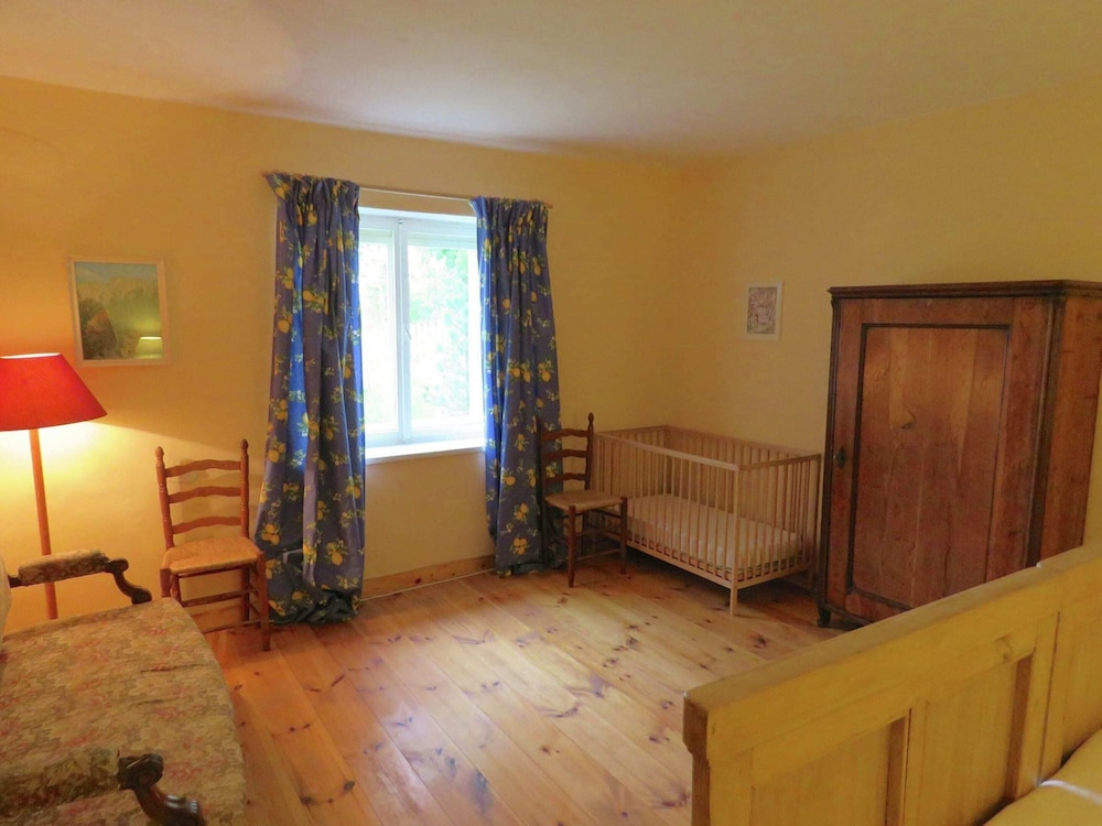 Holiday House Near Forest in Obora view 5