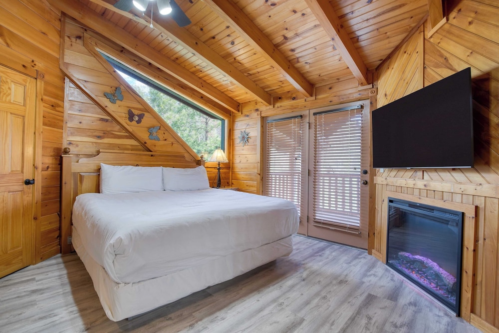 The Big Easy by Avantstay Hot Tub, Game Room, Spacious Deck Premier Location