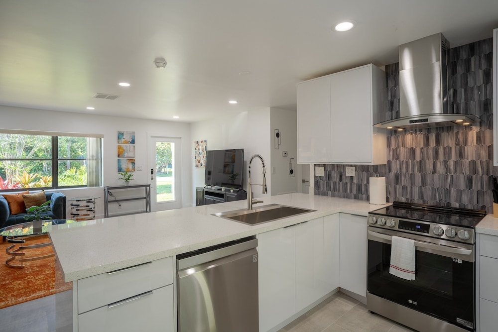 Spacious 3BR Home 2 Baths Amazing Pool Area