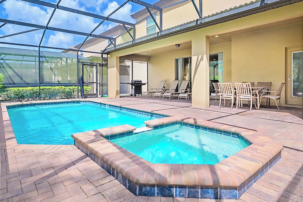 Upstay - Theater Games Sleeps 16 Pool