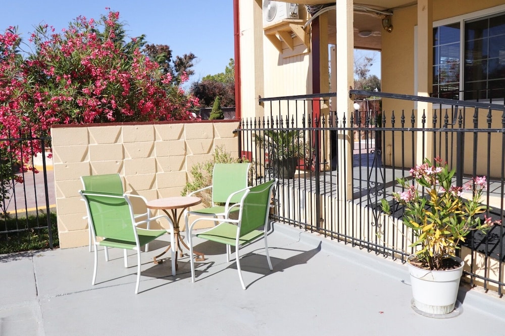 Vallejo Vacations - Motel 7 - Property Image 14