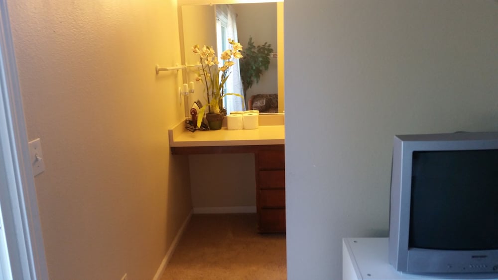 Bed and Breakfast - Property Image 7
