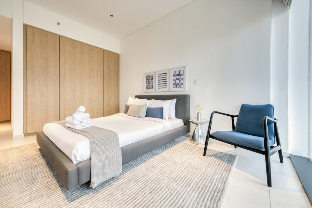 Luxury Apt W Burj Khalifa Vw Dubai Canal Access