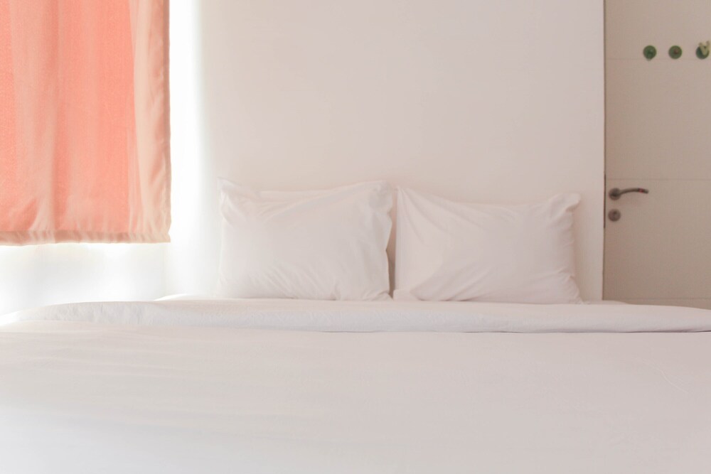 Beautiful and Comfy 1BR at Bassura City Apartment view 2