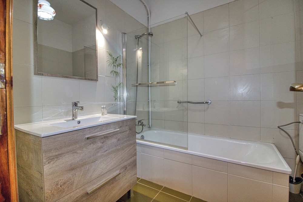 Ocean View-2 Bed-sleeps 4-marina
