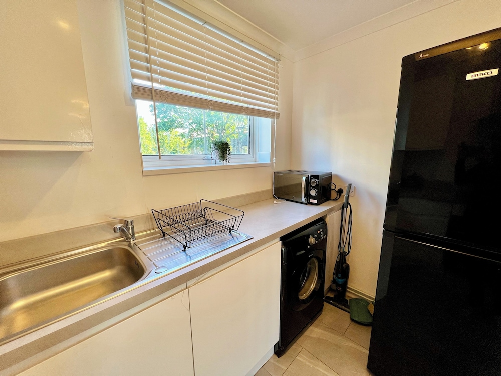 London Oasis Apartment Escape
