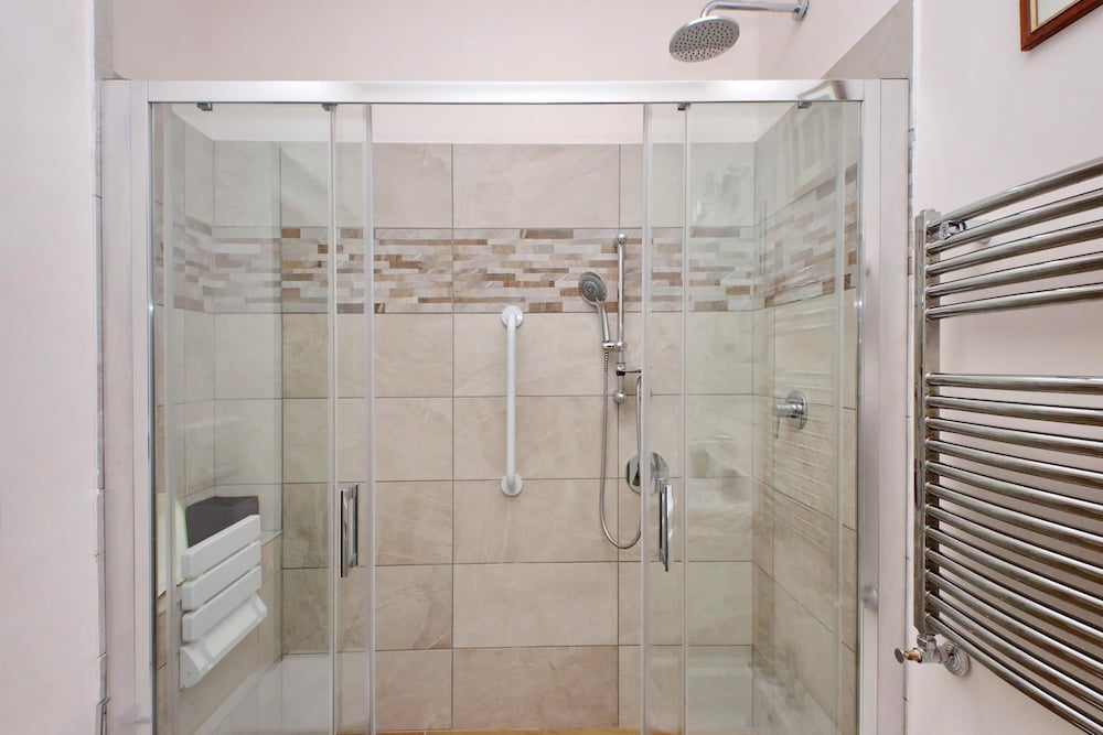 Treasurerome Carmen Suite 2BR