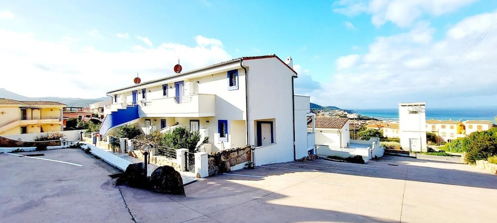 Whiteblue House con Giardino view 4