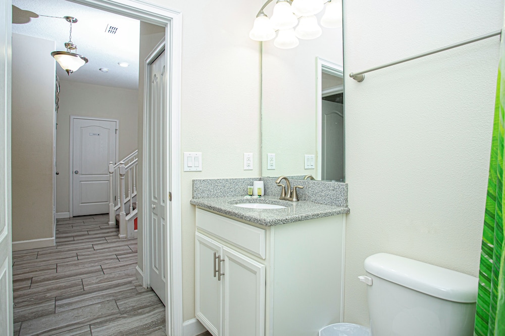 Luxury 5Bd w Jacuzzi Pool Near Disney 5528 view 2