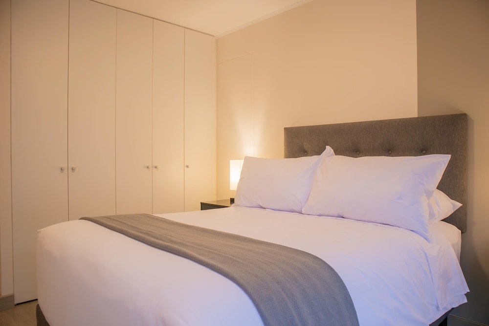 w Comfort 2BR w Private Balcony in San Isidro