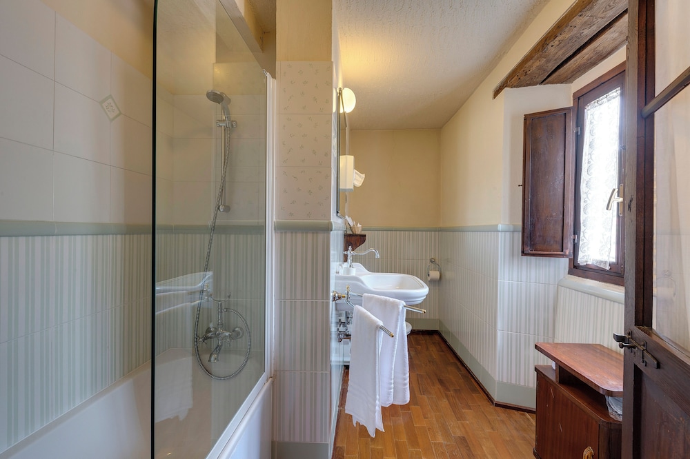 Entire Hilltop Villa With Private Pool In Palazzuolo Sul Senio