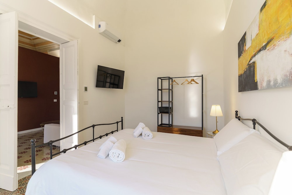 KleoSuites