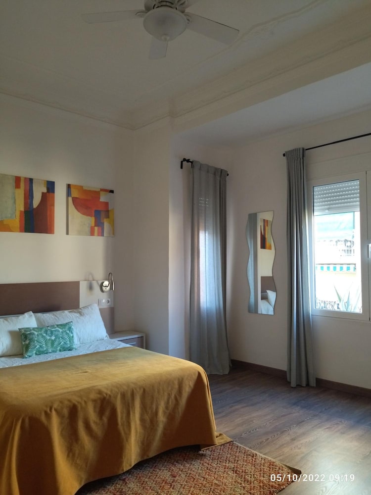 Luminous Flat in Great Location