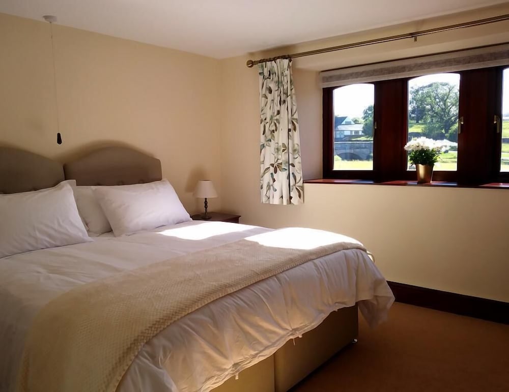 Penrith Vacations - Heron View BB - Property Image 3