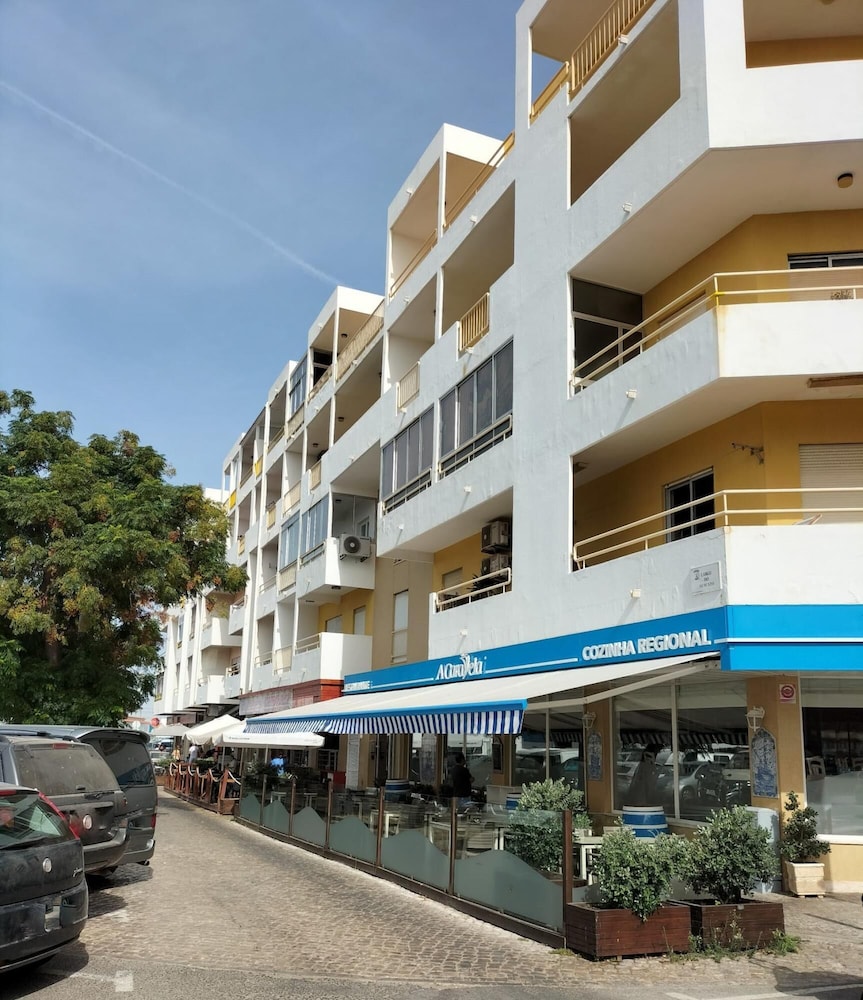 T2 Requinte A C e Vista Mar Wifi Garagem view 4