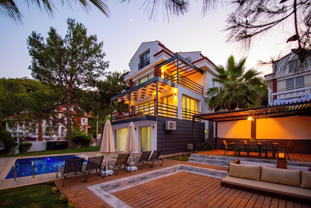 Tala Villa 1 view 2