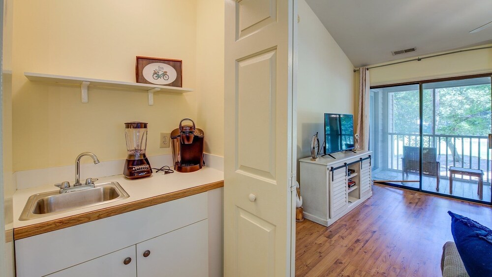 Alex And Us- Fantastic Second Floor Unit Directly Across From The Pool 2 Bedroom Condo by RedAwning view 4