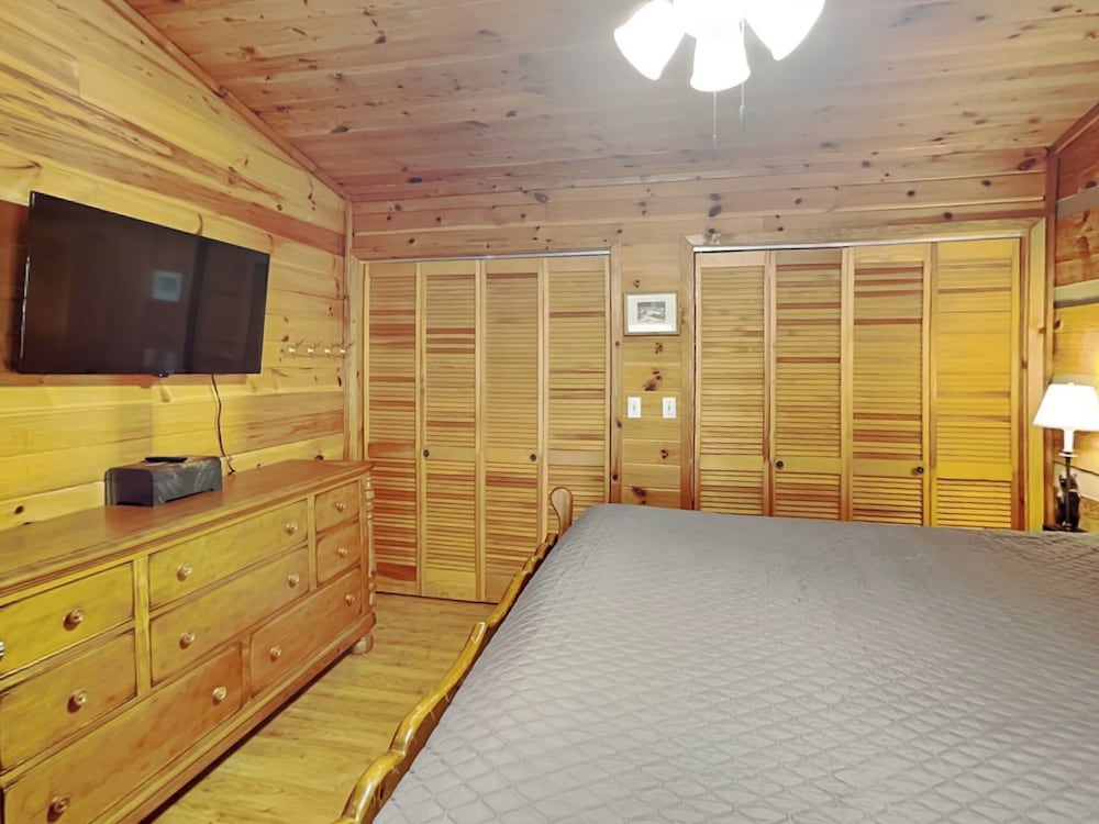 Alexander's Lookout by Jackson Mountain Rentals