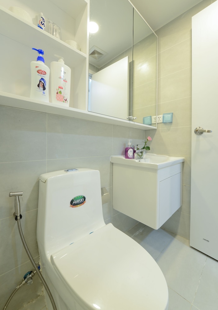 Jennifer House - Millenium Apartment