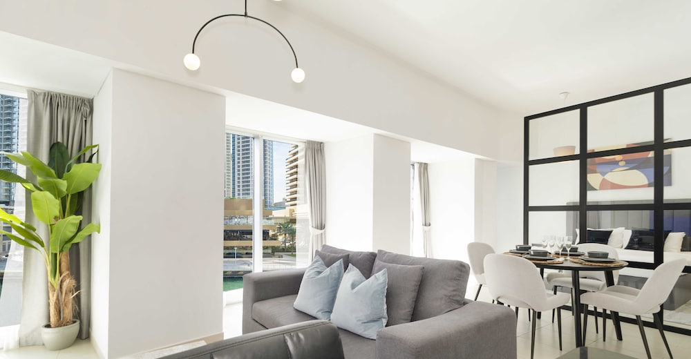 LUX The Cayan Superior Suite 2